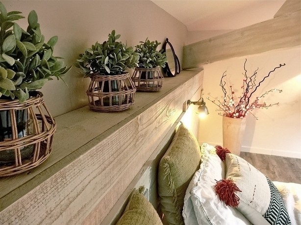 Amenagement et decoration toulouse 004 decoration interieur atelier helen b projet chambre nature cocoonin tete de lit bois patine chic charme zen